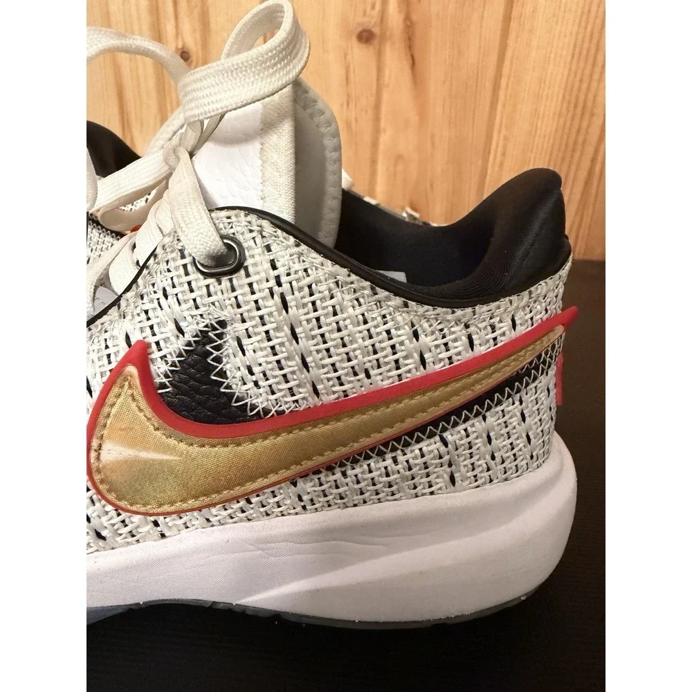 Nike LeBron 20 The Debut 2022 Size 5.5 Youth Basketball Gold Swoosh